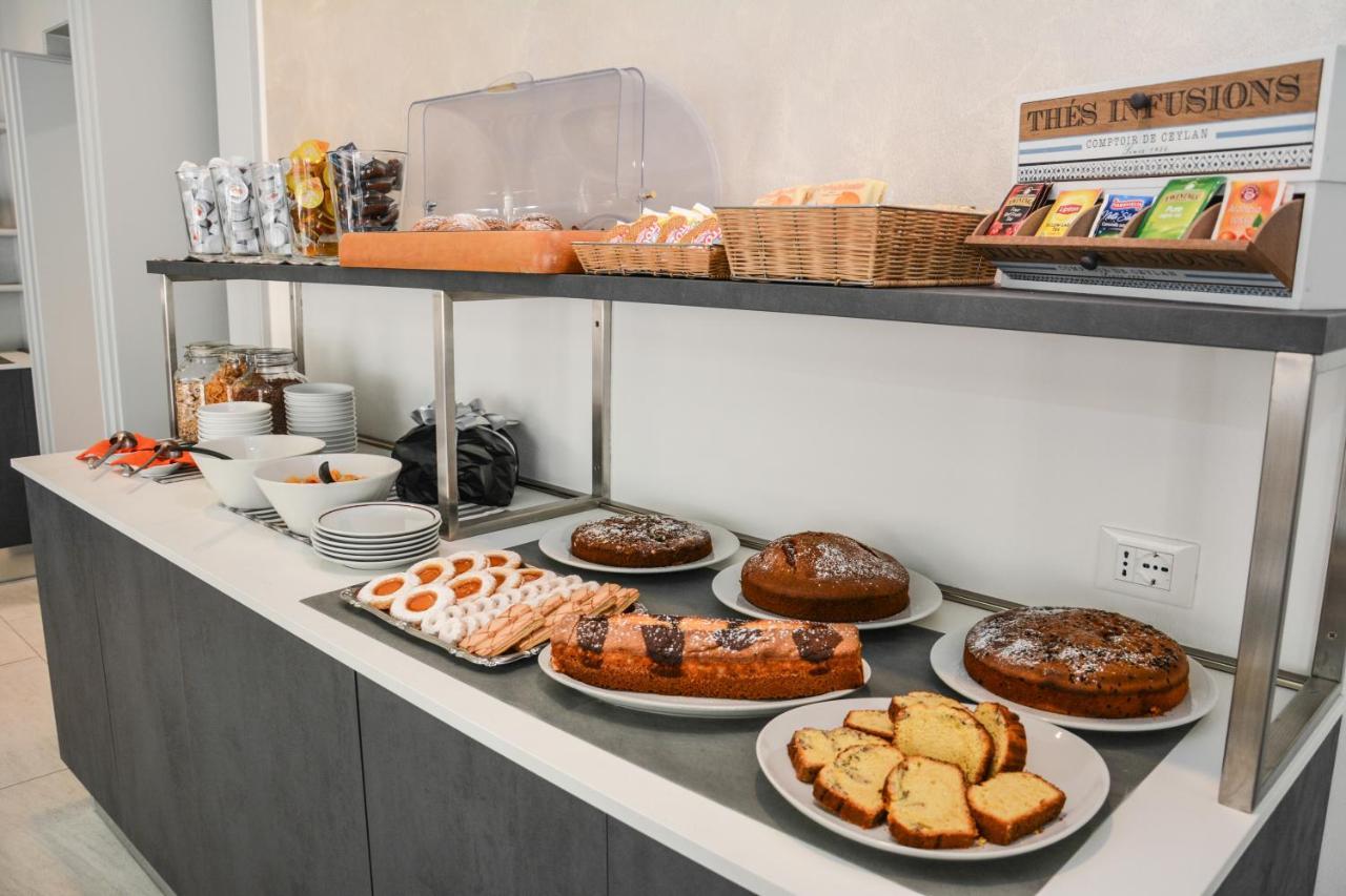 Hotel Aurora & Appartamenti Torbole Sul Garda Екстер'єр фото