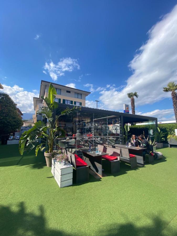 Hotel Aurora & Appartamenti Torbole Sul Garda Екстер'єр фото