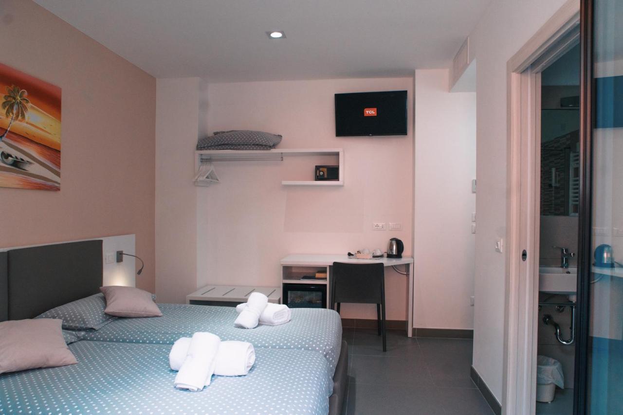 Hotel Aurora & Appartamenti Torbole Sul Garda Екстер'єр фото