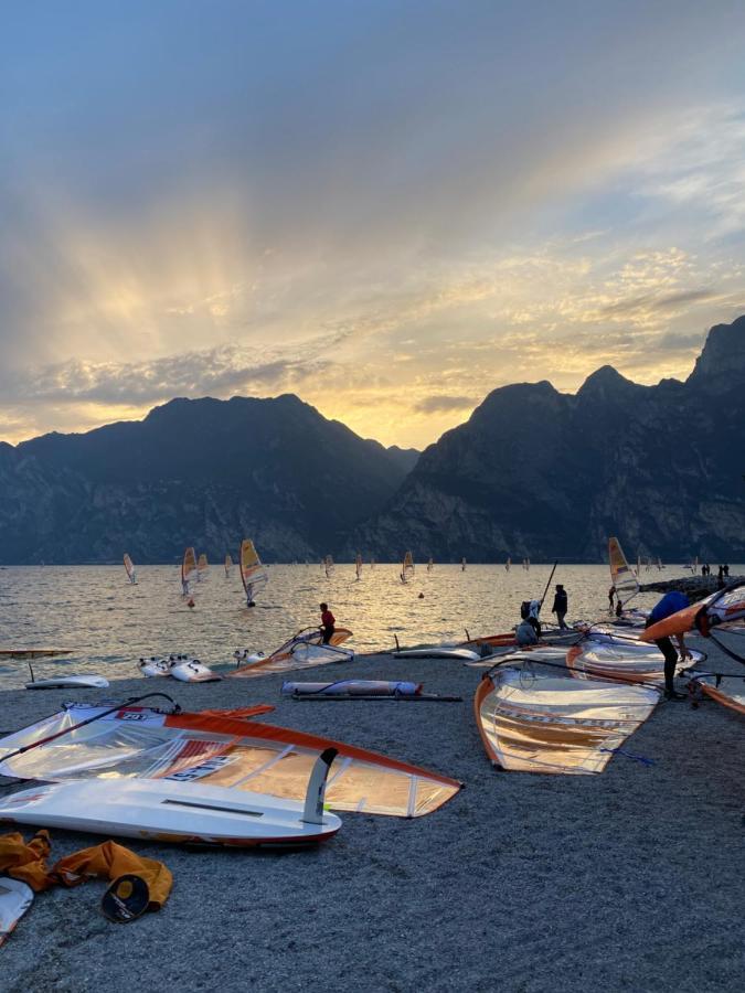 Hotel Aurora & Appartamenti Torbole Sul Garda Екстер'єр фото