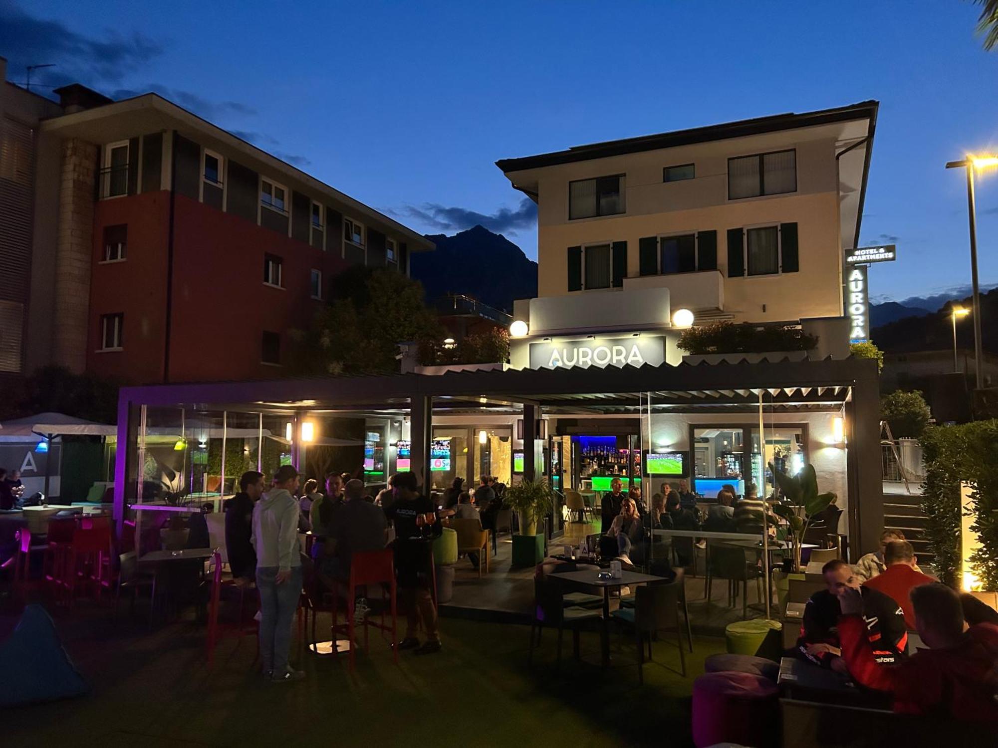 Hotel Aurora & Appartamenti Torbole Sul Garda Екстер'єр фото